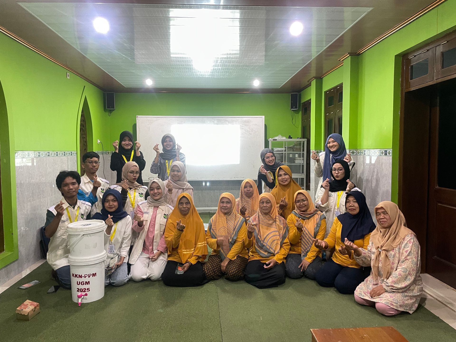 Banner Ember Tumpuk: Solusi Pengelolaan Sampah Organik Pada Skala Rumah Tangga