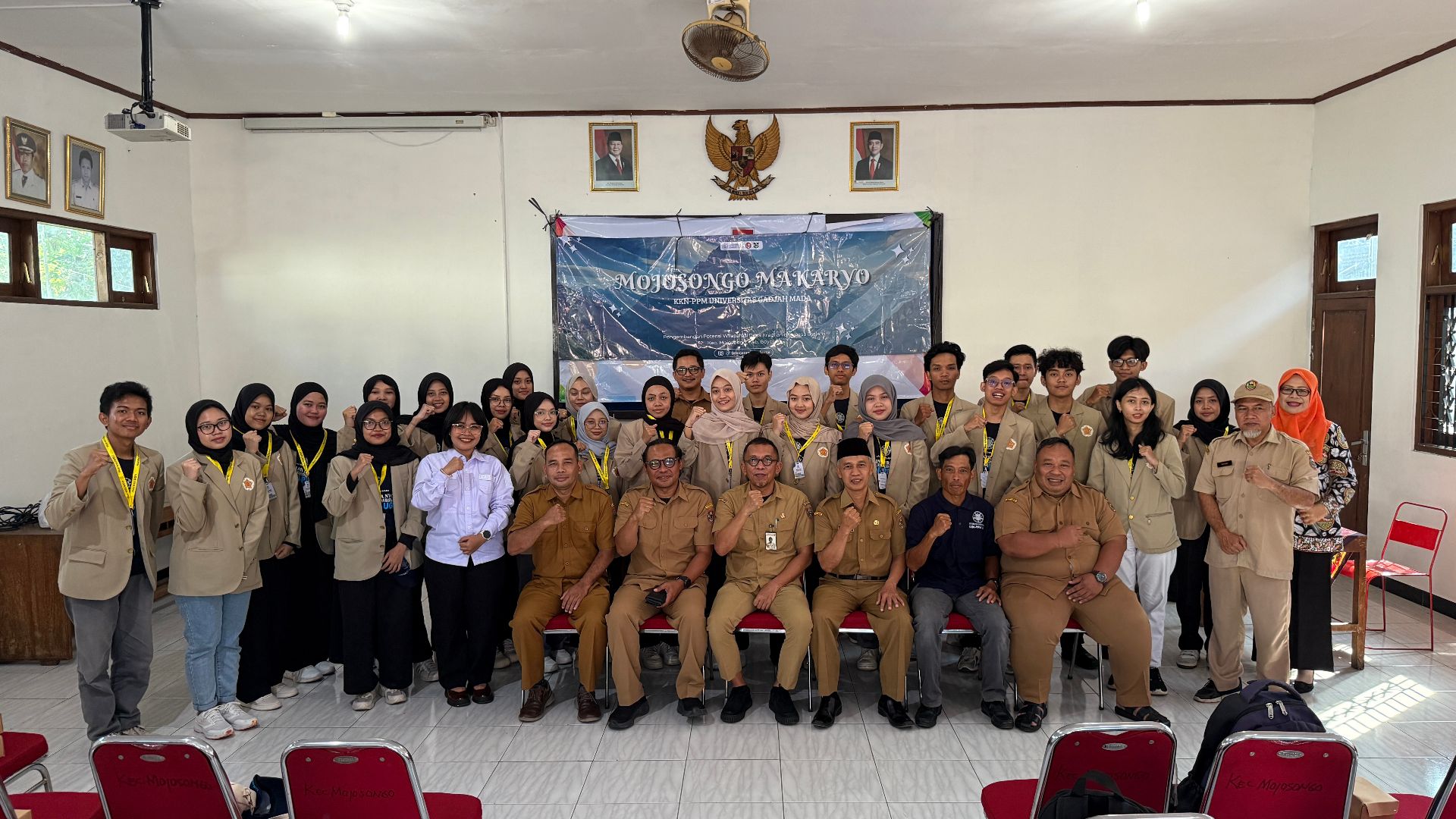 Banner Penerimaan Mahasiswa KKN-PPM UGM di Mojosongo Sukses Digelar
