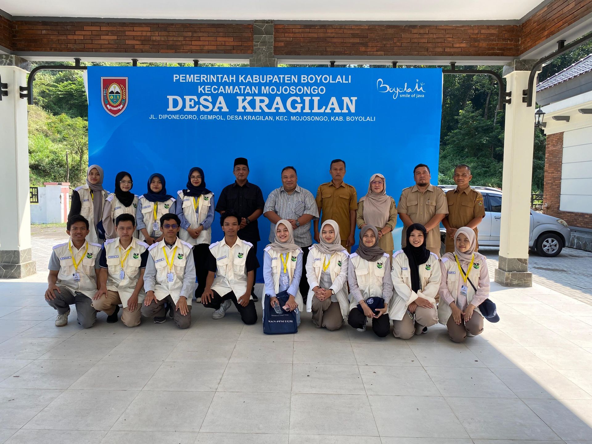 Banner Penerimaan Mahasiswa KKN-PPM UGM di Desa Kragilan